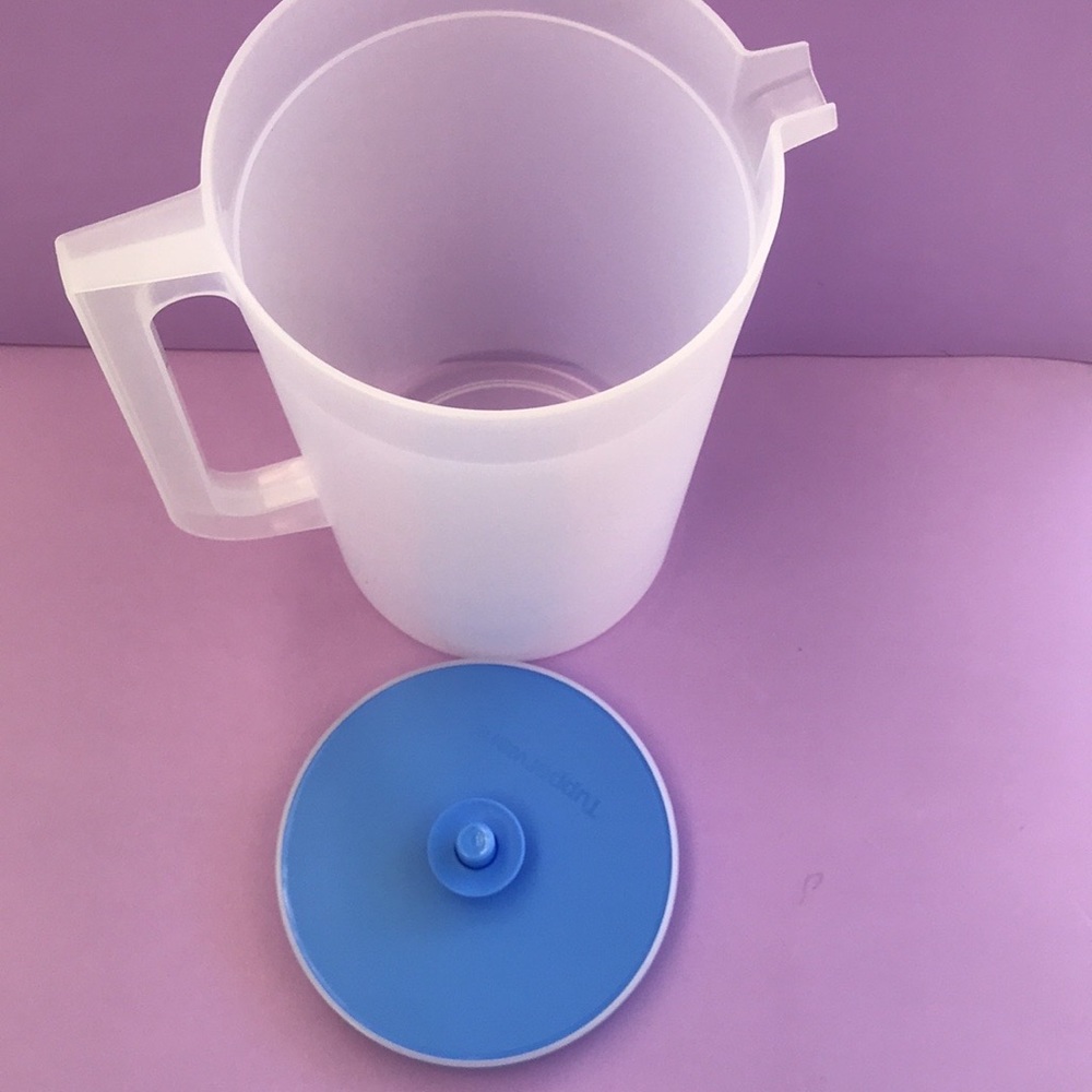 Tupperware Jumbo  Pitcher 4 Liter - Picture 9 of 9